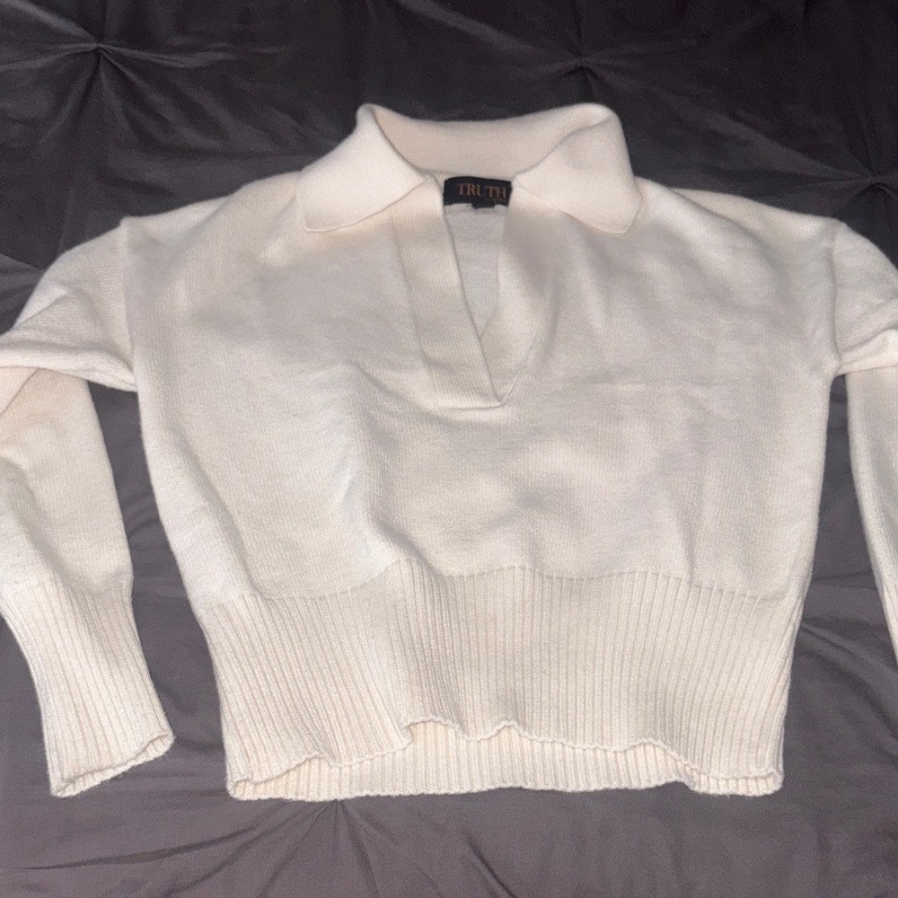 Truth Women's Cream V-Neck Sweater
